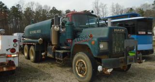 1985 Mack RD685S Water Truck
