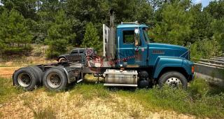 2004 Mack CH613 Road Tractor