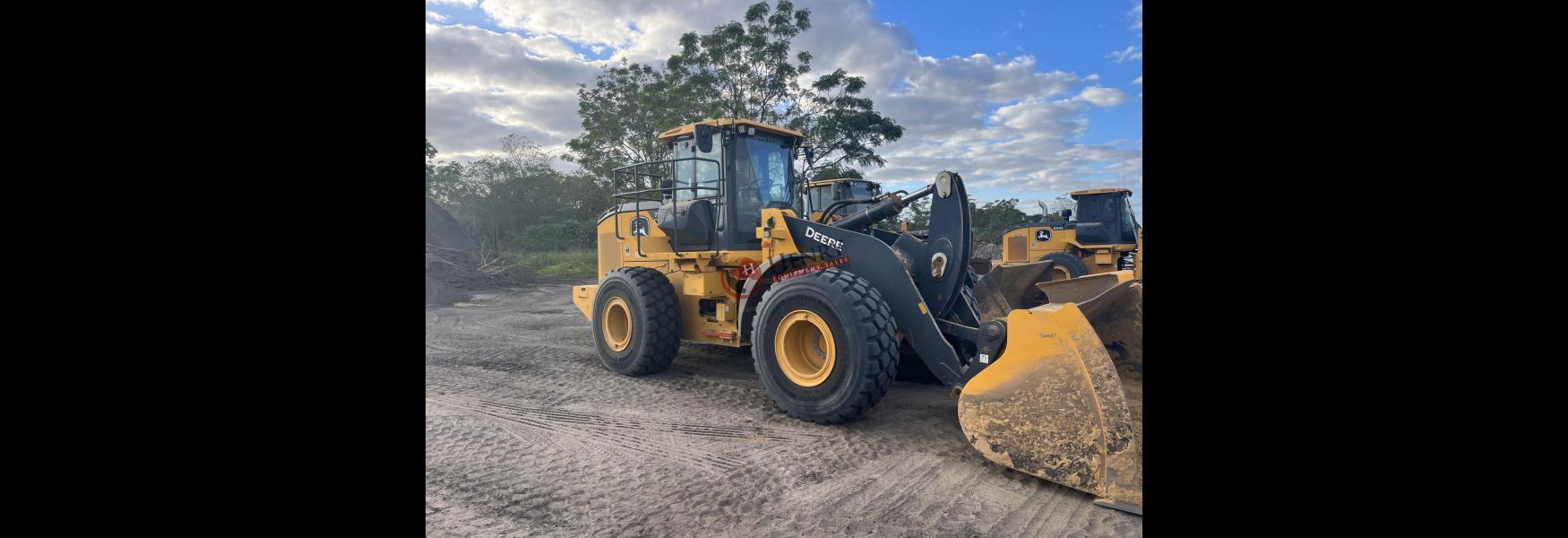 Henry Equipment Sales - 2023 Deere 724P Wheel Loader
