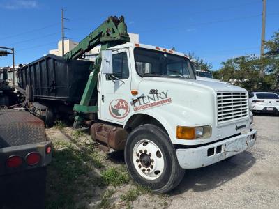 2000 International 4700 Grapple Truck