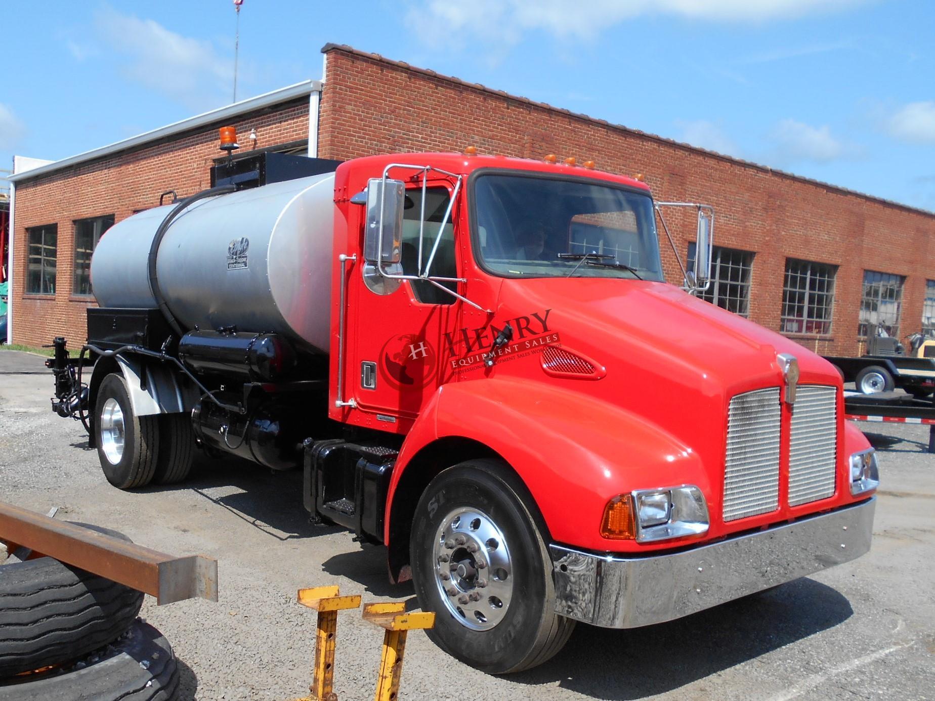2000 Etnyre Black Topper Centennial Asphalt Distributor Truck (2298